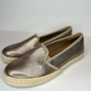 Clarks Collection Womens Azella Theoni Rose Gold Metallic Slip Ons Sz 8.5M NWOB